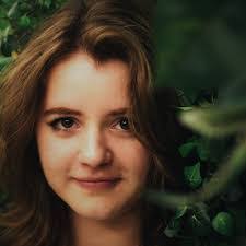 Melody Williamson's Instagram, Twitter & Facebook