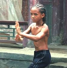 In addition to being an actor he is also a dancer, songwriter and rapper who won an mtv award for his performance in the pursuit of happyness. Jaden Smith In The 2010 Karate Kid Karate Kid Karate Kampfkunste