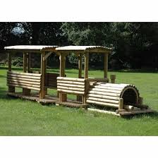 Spiel Lokomotive Mit Waggon Spiel Zug Erster Klasse Eine Ganz Besondere Pforte Zur Fantasie Der Kinder Hier Werden Zugfuhrer Lokomotive Spielgerat Waggons