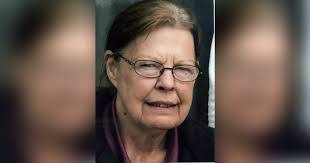 Alice Casper's Instagram, Twitter & Facebook