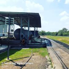 The padang besar railway station (stesen keretapi padang besar) is a railway station located at and named after the border town of padang besar, perlis in malaysia. Cabai Melaka Stesen Minyak Kereta Api At Depoh Ktm Padang