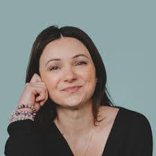 Alyssa Hutchinson's Instagram, Twitter & Facebook