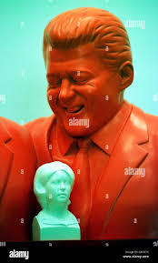 Kenny Hunter`s sculpture exhibition opened at the Scottish National  Portrait gallery in Edinburgh. The exhibition featured a bust of Bill  Clinton and Monica Lewinsky Stock Photo