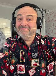 Too early?! Never too early!!! My decs are up. I'm all in. So today we're  talking, what's your favourite Christmas dec. And maybe a pic of my  homemade wreath to follow!!