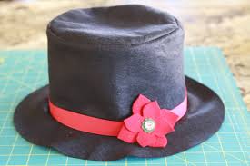 How To Make A Top Hat Out Of Paper Make It A Snowman Kit Snowman Kit Snowman Hat Diy Felt Snowman