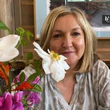 Deirdre Devlin (@DeirdreDevlin)