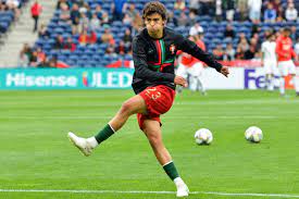 Felix neureuther (29) ist auf dem weg zum münchner flughafen mit dem auto verunglückt. Atletico Madrid Joao Felix Erhalt Ruckendeckung Von Atletico Boss