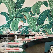 Classic Escape The Beverly Hills Hotel Is The Perfect Spot To Relax Poolside Or Grab Lu Beverly Hills Hotel Wallpaper Beverly Hills Hotel Martinique Wallpaper