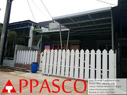 Pagar putih kayu dengan bagian atas cekung. Pagar Minimalis Shabby Chic Klasik Di Cilebut Residence Bogor Jual Kanopi Tralis