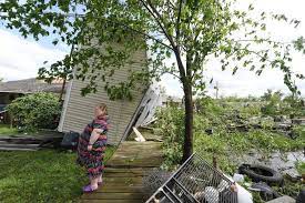 Door het noodweer liepen meer dan duizend huizen onder water in en rond de stad houston. Al Zeker Acht Doden Onder Wie Drie Kinderen Door Noodweer Texas Buitenland Ad Nl