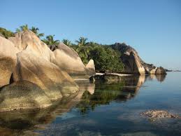 Μεγαλύτερο σε έκταση από τα νησιά είναι το μαέ. Seyxelles Mhniaia Kairos Thailand Trip Org