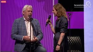 Ernst daniël smid en zijn dochter coosje zijn voor het eerst samen te zien in een film. Hersenstichting On Twitter Liefdevol Optreden Van Ernst Daniel Smid Met Zijn Dochter Coosje Smid Tijdens De Jubileumprijsuitreiking Kijk Jij Ook Live Mee Https T Co Iaoqbddmbg Https T Co Xo4uavc3sp Twitter