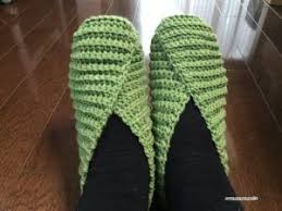 Over 50+ free knitting patterns for slippers to keep your feet toasty! Pin On Feet Need Warmth Too