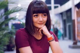 Emang lagi syantik hei sayangku hari ini aku syantik syantik bagai bidadari bidadari di hatimu hei sayangku. Lagu Lagi Syantik Raih Rekor Muri Siti Badriah Ucap Syukur