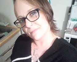 Joanne Perna's Instagram, Twitter & Facebook