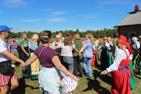 а мы и не скрываем что из деревни родом Nacionalnyj Park Paanayarvi A My I Ne Skryvaem Chto Iz Derevni Rodom