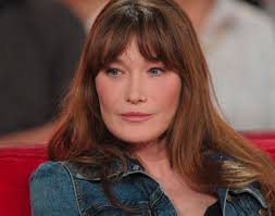 Carla bruni est une maman comblée. Carla Bruni Revelations Sur Sa Double Vie France Dimanche