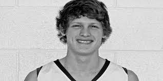 Evan Gillis's Instagram, Twitter & Facebook