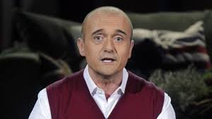 Adoratamente con stile, gf vip/ marchesa d'aragona: Alfonso Signorini Malattia Perche Ha Quella Cicatrice Sulla Testa Tuttivip