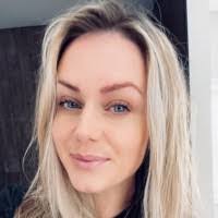 Laura Sutherland's Instagram, Twitter & Facebook