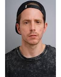 Uys (@uysbook) • Instagram photos and videos