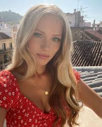 Kevin könnte im moment nicht glücklicher sein: Ex Bachelor Girl Vanessa Prinz Ist Jetzt Bei Koln 50667 Promiflash De