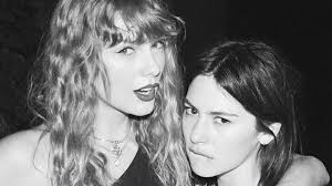 Taylor con Gracie Abrams : r/TaylorSwiftPictures