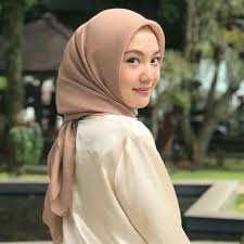 Bella square warna part 1 hijab segiempat shopee sumber : Harga Termurah Jilbab Bella Square Segi Empat Hijab Bella Square Terbaru Warna Terlengkap Shopee Indonesia