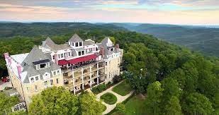 The 1886 Crescent Hotel Spa In The Ozarks Storied Hotels In 2020 Crescent Hotel Crescent Hotel Eureka Springs Haunted Hotel
