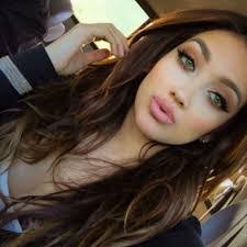 Dara Hamilton's Instagram, Twitter & Facebook