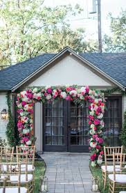 Intimate Backyard Wedding In Dallas Texas Planning And Design By Ivory Vine Event Co Floral By The Dallas Wedding Planner Dallas Wedding Backyard Wedding