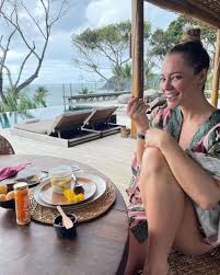 Paolla oliveira news, gossip, photos of paolla oliveira, biography, paolla oliveira boyfriend list paolla oliveira is a 39 year old brazilian actress. Paola Oliveira Vira Embaixadora De Linha De Bebida Saudavel