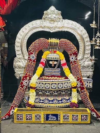SRI MEENAKSHI TEMPLE WISHES YOU & YOUR FAMILY A VERY HAPPY NEW YEAR, FILLED WITH PEACE AND LOVE! New Year celebrations was a great success and Sri Meenakshi Temple would like to