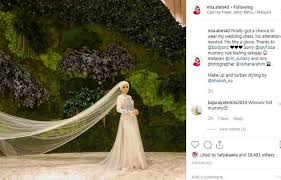 Pagi tadi, pelakon mia ahmad telah selamat diijabkabulkan dengan penjaga gol jdt, mohd izham tarmizi roslan di villa sentosa, taiping. Akhirnya Mia Ahmad Dapat Pakai Baju Kahwin Selepas Dua Tahun Hiburan Mstar