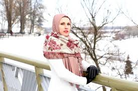 Contoh model baju muslim couple ibu dan anak perempuan terbaru ini merupakan busana dengan desain modern serta model terbaru yang cocok. Engga Pengen Ketinggalan Mode Pakai 10 Model Baju Muslim Modern Yang Inspiratif Ini