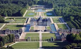 Vue Aerienne De Vaux Le Vicomte Par Lionel Lourdel Vaux Le Vicomte Chateau De Val Chateau Ile De France