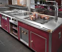 Kitchen island with gas stove and oven. Molteni Luxury Professional Stoves