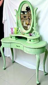 Ile ilgili 39 ürün bulduk. En Iyi 10 Makyaj Masasi Ve Makyaj Masasi Alirken Dikkat Edilmesi Gerekenler Evim