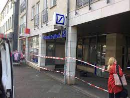 Deutsche bank corporate bank @dbcorporatebank. Solingen Deutsche Bank Schliesst Die Sb Filiale In Wald
