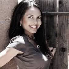 Elisabeth Bell (@ElisabethJBell)