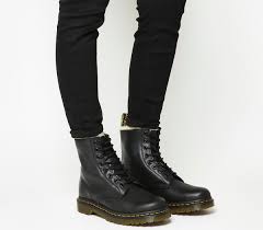 4.7 out of 5 stars. Dr Martens Serena 8 Eyelet Boots Black Leather Ankle Boots