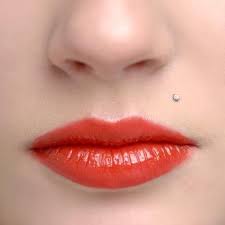 Venus By Maria Tash Providing The Best Piercing Nyc Offers Clean Piercings Gold Belly Rings Diamond Nose Rings Monroe Piercings Face Piercings Piercings