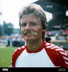 Football, Bundesliga, 1976/1977, Rot Weiss Essen, présentation de l'équipe,  shot, derrière f.l.t.r. Gerd Wieczorkowski, Andreas Skrzyszowski  Boenighausen, Siegfried, Werner Lorant, Hartmut Huhse, Gerd Woermer,  Eberhard Strauch, au f.l.t.r. coach Ivica ...