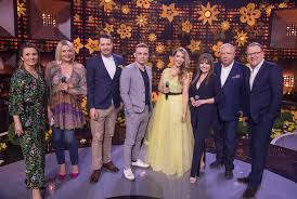 June osborne zostaje zmuszona do życia jako podręczna. Swiateczny Odcinek Szansy Na Sukces Z Nowym Prowadzacym Jak W Nowej Roli Poradzi Sobie Marek Sierocki Super Express Wiadomosci Polityka Sport