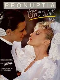 Raffinement & romantisme une sublime collection découvrez la nouvelle collection 2022 avec des robes sans compromis qui épouse parfaitement les … Pin Auf Wedding Dress And Ceremony