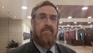 כאן מציגים מפגשי זיכרון מצולמים בסלון. ×–××' ××œ×§×™×Ÿ ×'×¨×'×ž×œ ××§×˜×•××œ×™×§