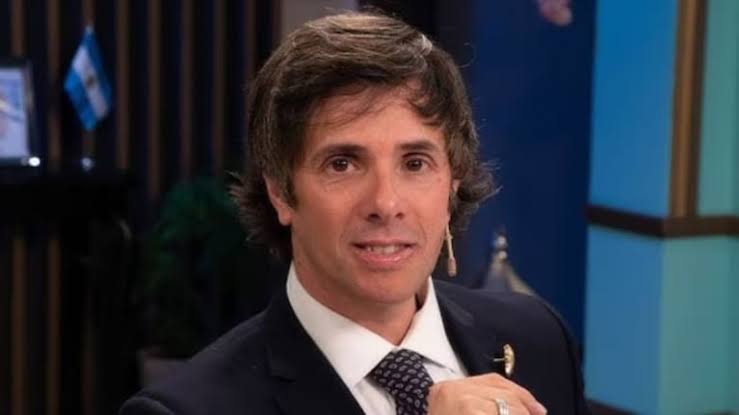 Robertito Funes Ugarte mostró su cocina renovada: elegancia con estilo  inglés | Ciudad Magazine