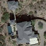 He has a medium and large size bucket of balls with which you can tee off and also practice putting and bunker shots. Bubba Watson S House In Scottsdale Az 2 Virtual Globetrotting