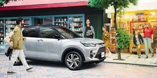 Harga toyota raize di indonesia, secara cash di bandrol berdasarkan type, dalam kisaran kurang lebih 200 jutaan, dan pastinya akan sangat berbeda dengan. Kena Pajak 0 Persen Kira Kira Segini Diskon Harga Toyota Raize Otosia Com