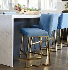 Stools for kitchen islands allow you to be more comfortable while preparing the meals. Terciopelo El Tejido Trendy En La Decoracion Kitchen Decor Modern Bar Stools Kitchen Island Kitchen Bar Stools